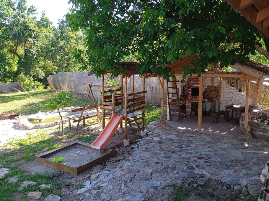 Ижата - Топлина И Уют Borovitsa Esterno foto